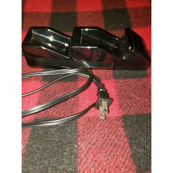 Nyko 86074-A50 Chargebase Battery Pack Charger for Xbox 360 Wired Base - Picture 1 of 4